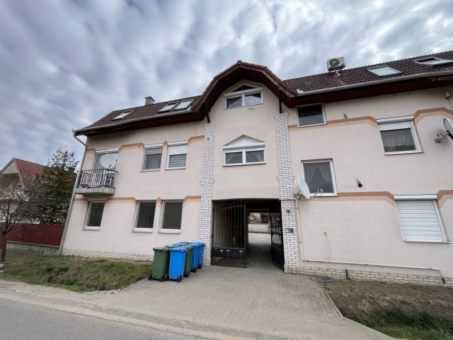 Eladó sorház, Tégláson 62 M Ft, 3 szobás / költözzbe.hu