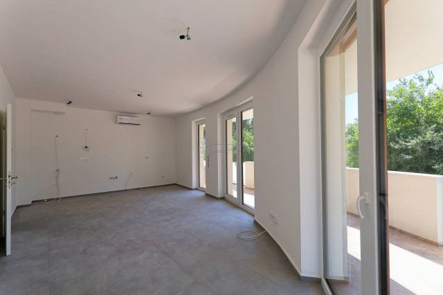 Eladó téglalakás, Szegeden 100 M Ft, 1+2 szobás