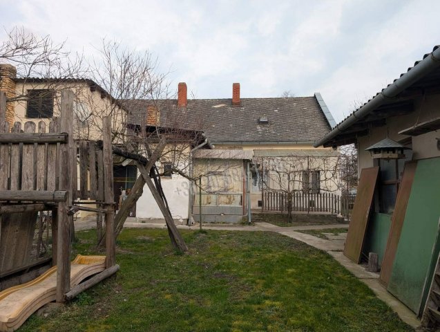 Eladó családi ház, Zalaszentgróton 14.9 M Ft, 2 szobás