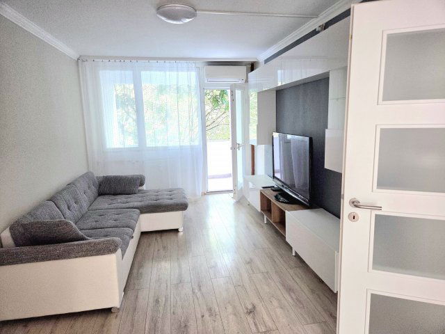 Kiadó panellakás, albérlet, III. kerületben, Váradi utcában