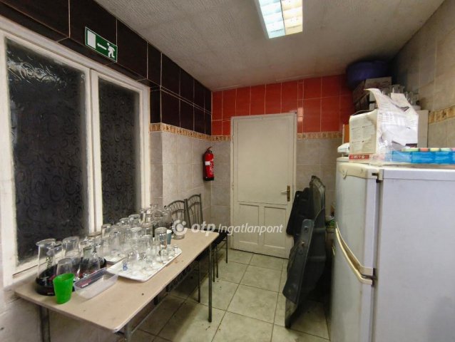 Eladó ipari ingatlan, Mezőtúron 130 M Ft / költözzbe.hu