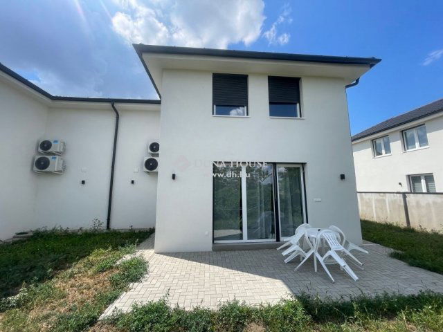 Eladó ikerház, Debrecenben 150 M Ft, 5 szobás