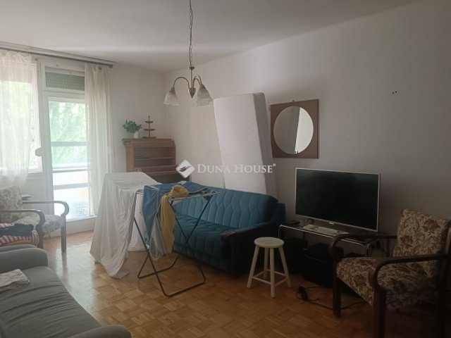 Eladó téglalakás, Békéscsabán 27.9 M Ft, 2 szobás