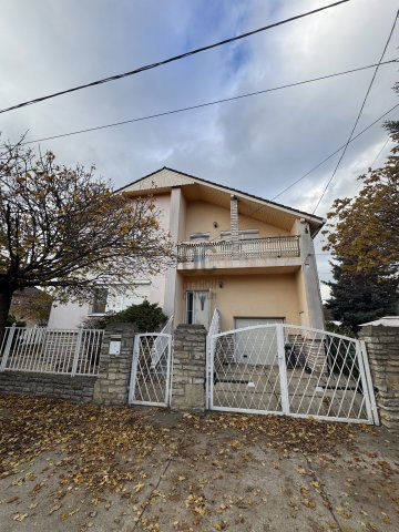 Eladó családi ház, Vecsésen 159 M Ft, 5 szobás