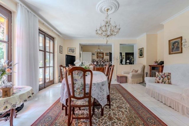 Eladó családi ház, Leányfaluban 169.9 M Ft, 6 szobás