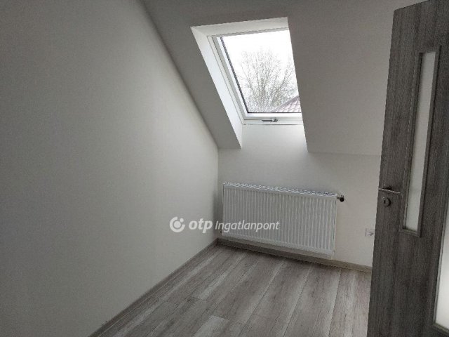 Eladó téglalakás, Hatvanban 52.5 M Ft, 1+2 szobás