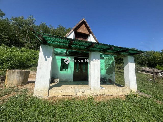 Eladó családi ház, Siklóson 4.9 M Ft, 2 szobás