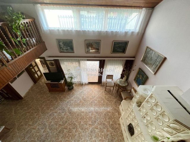 Eladó családi ház, Székesfehérvárott 194.9 M Ft, 4 szobás