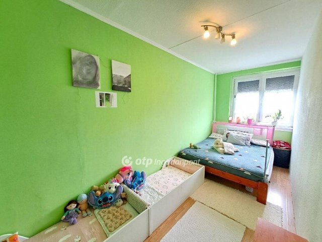 Eladó panellakás, Kecskeméten 47.5 M Ft, 2 szobás