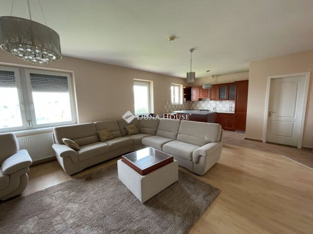 Eladó téglalakás, Teskándon 55.85 M Ft, 3 szobás