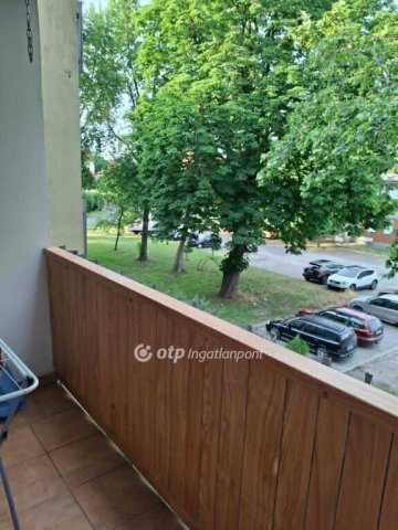 Eladó téglalakás, Zalaszentgróton 49.9 M Ft, 3 szobás