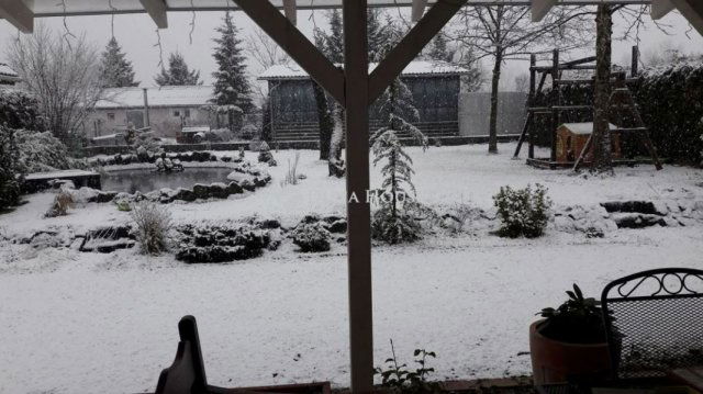 Eladó családi ház, Vecsésen 148.9 M Ft, 4 szobás