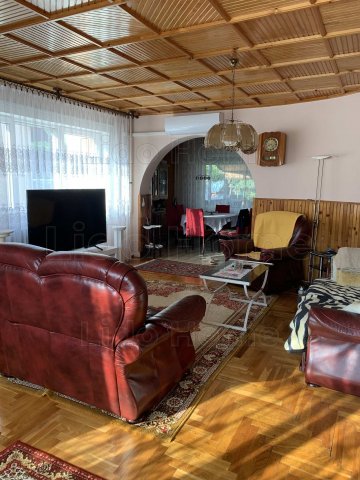 Eladó családi ház, Kisbéren 129.5 M Ft, 5 szobás