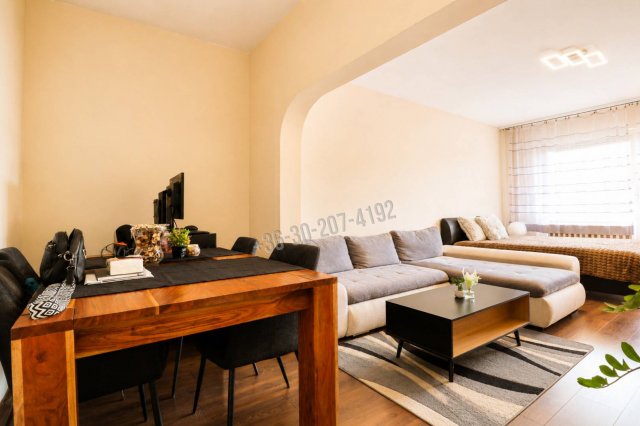 Eladó panellakás, Szegeden, Szilléri sugárúton 48.99 M Ft
