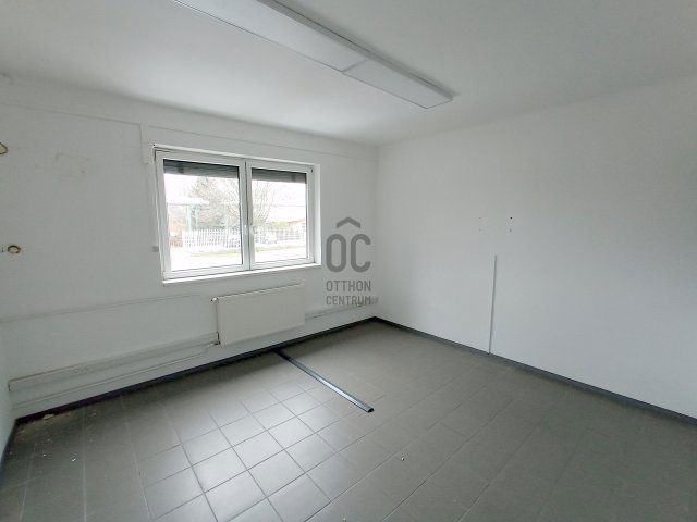 Kiadó ipari ingatlan, Nyíregyházán 105 E Ft / hó