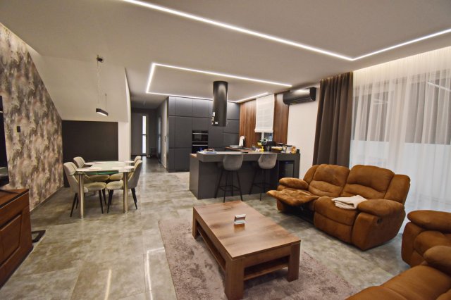 Kiadó családi ház, albérlet, Debrecenben 1200 E Ft / hó