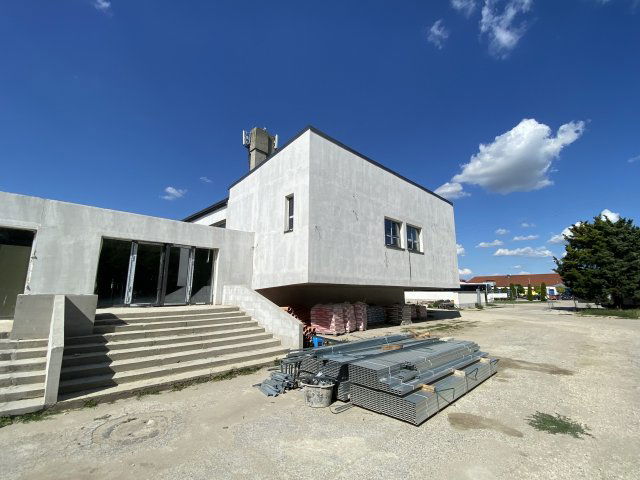 Eladó üzlethelyiség, Komáromban 350 M Ft / költözzbe.hu