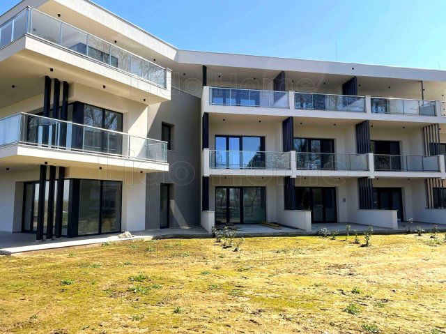 Eladó nyaraló, Balatonfenyvesen 146.475 M Ft, 3 szobás