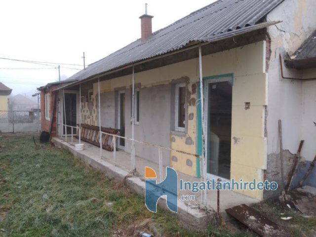 Eladó családi ház, Hatvanban 18.5 M Ft, 4 szobás