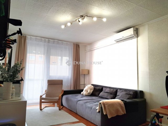 Eladó panellakás, XV. kerületben, Erdőkerülő utcában