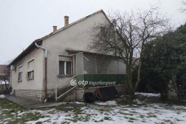 Eladó családi ház, Alattyánban 22 M Ft, 3 szobás