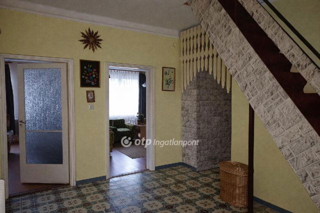 Eladó családi ház, Pusztaszabolcson 73.5 M Ft, 4+1 szobás