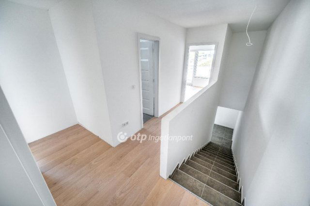 Eladó ikerház, Mogyoródon 113.99 M Ft, 4 szobás