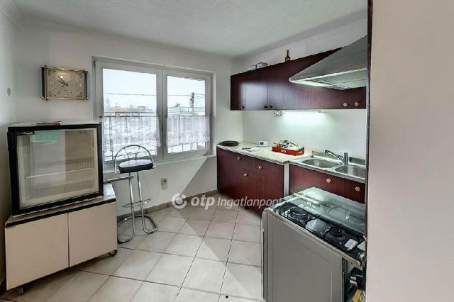 Eladó családi ház, Vecsésen 140 M Ft, 4 szobás