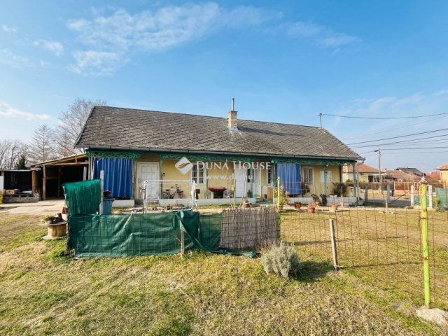 Eladó ipari ingatlan, Tápióbicskén 169.9 M Ft