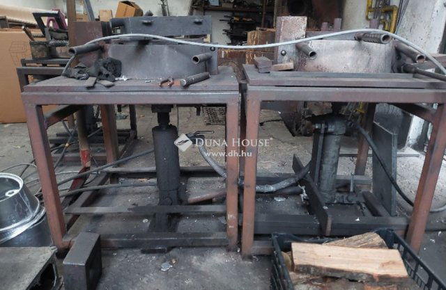 Eladó ipari ingatlan, Budapesten, XXI. kerületben 46 M Ft