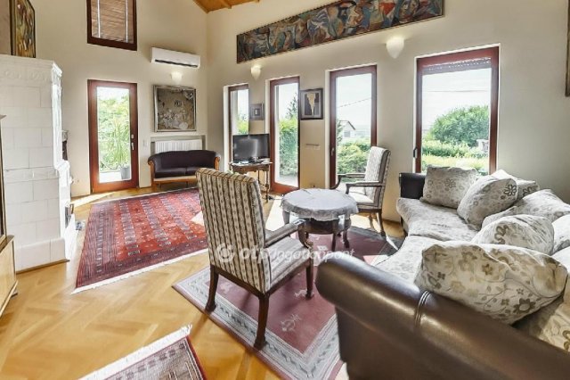 Eladó családi ház, Nadapon 239 M Ft, 5+1 szobás