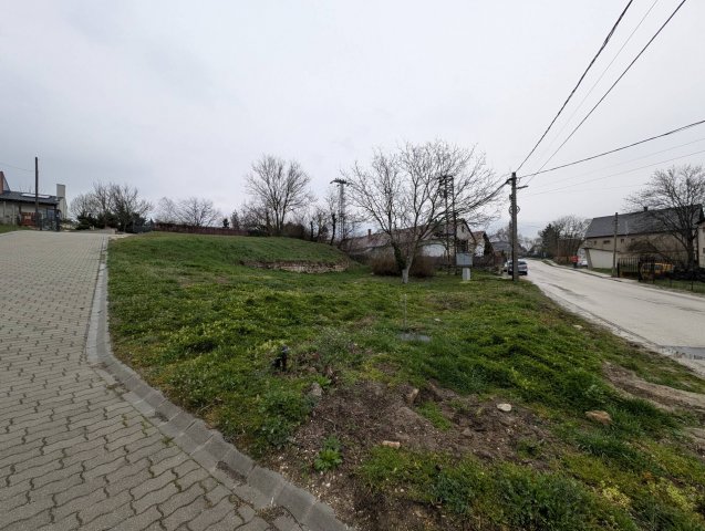 Eladó telek, Tinnyén 27 M Ft / költözzbe.hu