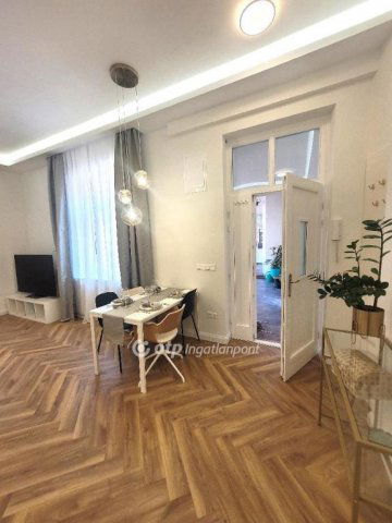 Eladó téglalakás, Budapesten, V. kerületben 129.9 M Ft, 2 szobás