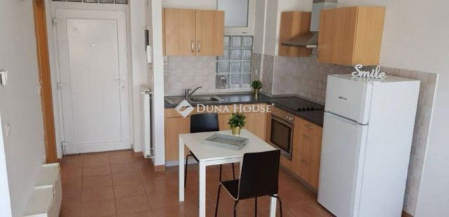 Eladó téglalakás, Budapesten, IV. kerületben 61.9 M Ft, 1 szobás