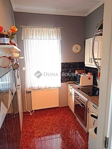 Eladó családi ház, Vecsésen 148 M Ft, 3 szobás