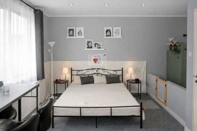 Eladó családi ház, Péterin 89.5 M Ft, 3 szobás