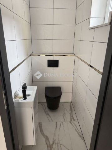 Eladó családi ház, Budapesten, XV. kerületben 168 M Ft, 4 szobás