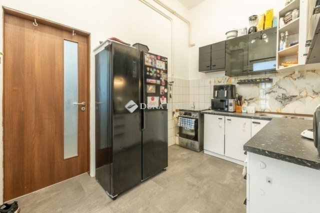 Eladó téglalakás, Budaörsön 75 M Ft, 3 szobás