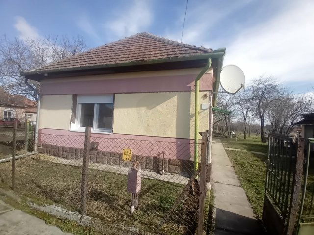 Eladó családi ház, Szihalmon 12.8 M Ft, 2 szobás