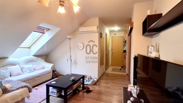 Eladó téglalakás, Pécsett 42 M Ft, 2 szobás