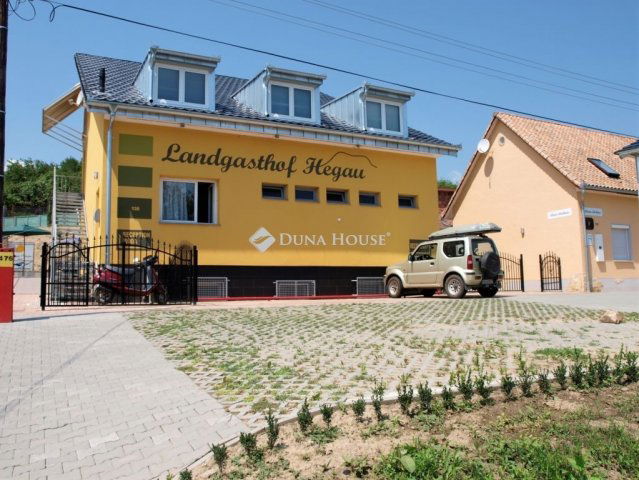 Eladó családi ház, Dunaszekcsőn 72.39 M Ft, 3 szobás