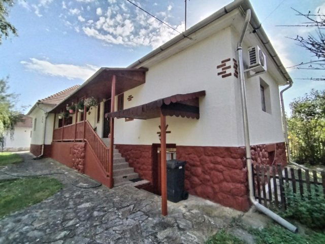 Eladó családi ház, Cereden 51.48 M Ft, 4 szobás