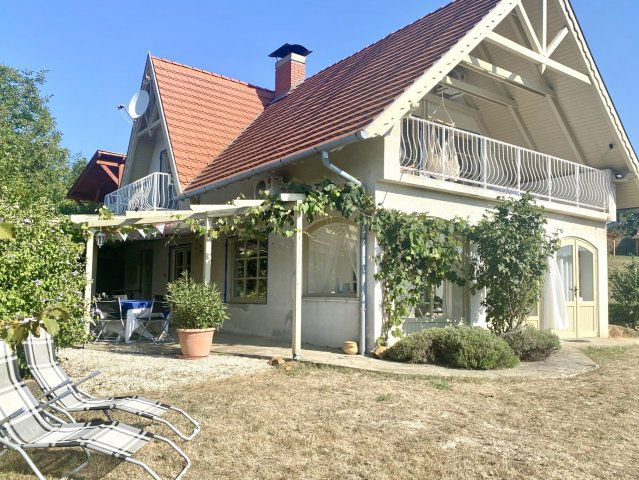 Eladó családi ház, Rezin 109 M Ft, 3 szobás