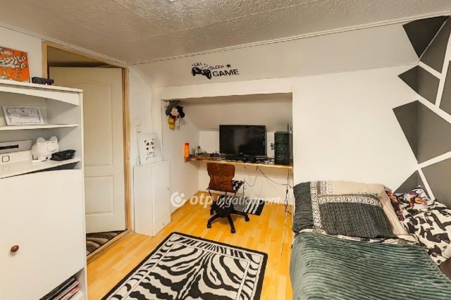 Eladó családi ház, Zsámbékon 89.9 M Ft, 5+2 szobás