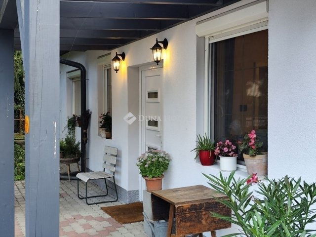 Eladó családi ház, Érden 138.9 M Ft, 7 szobás