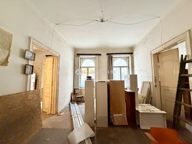 Eladó téglalakás, Budapesten, VI. kerületben 101 M Ft, 3 szobás
