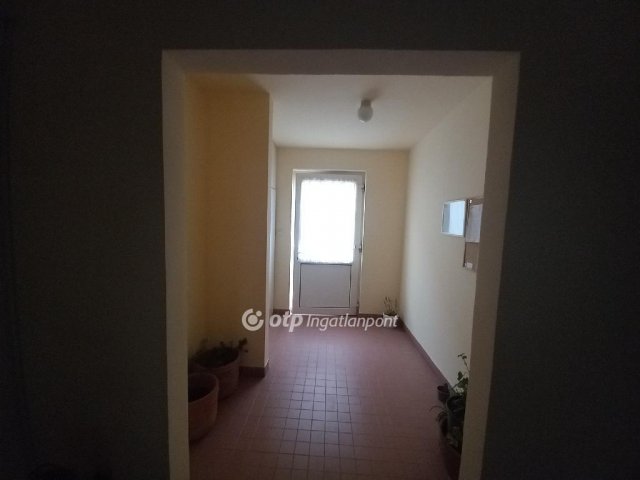 Eladó téglalakás, Debrecenben 96 M Ft, 2+1 szobás