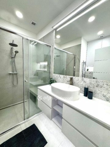 Eladó téglalakás, Budapesten, VII. kerületben 125 M Ft, 3 szobás