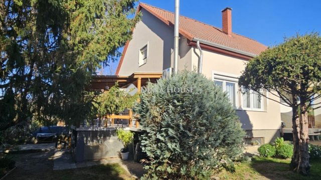 Eladó családi ház, Székesfehérvárott 135 M Ft, 5 szobás