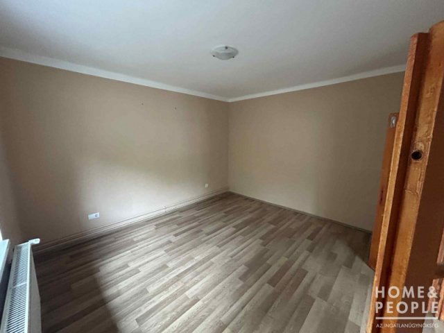 Eladó családi ház, Makón 61.9 M Ft, 3 szobás